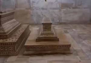 Taj Mahal Security Breach: Video Surfaces of Tourist Inside Restricted Tomb Chamber