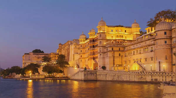 A captivating cityscape known for its scenic lakes.