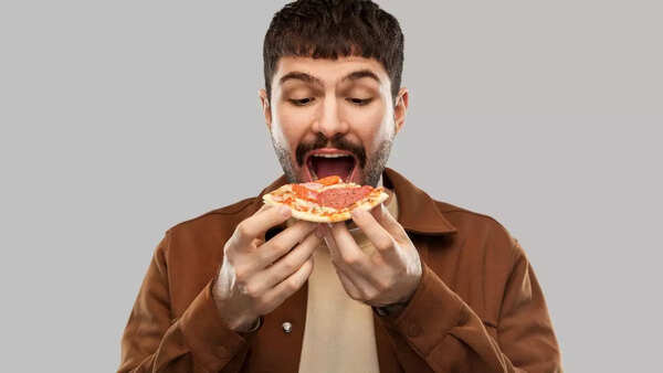 Pizza, a comfort food that accelerates aging