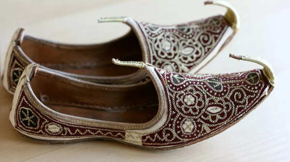 Traditional shoes